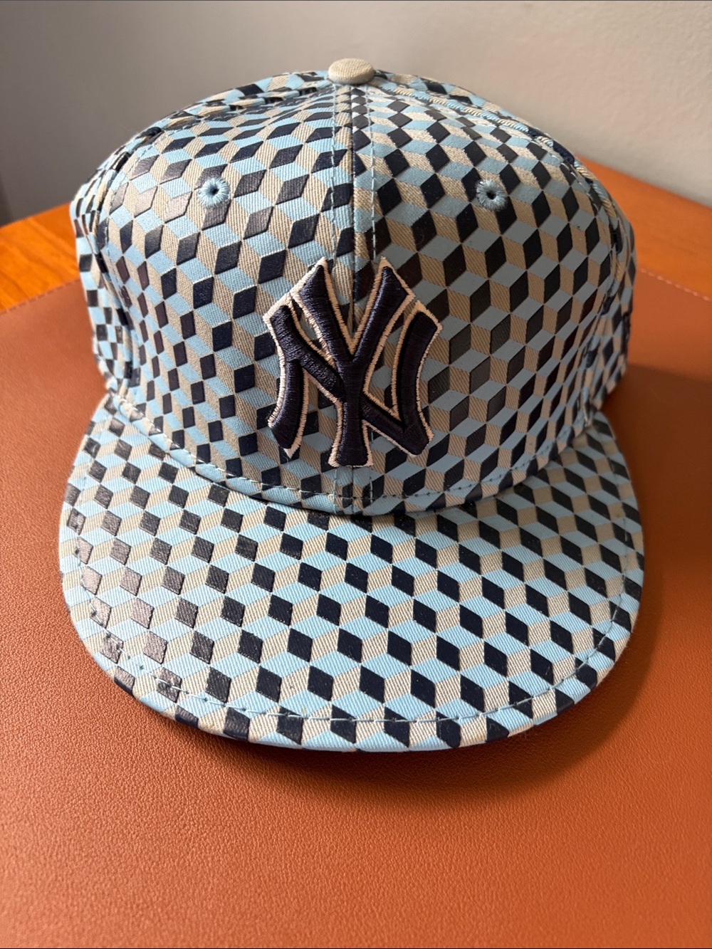 New Era Mens New York Yankees CUE-BERT Baseball Hat Navy Tan Light Blue 58.7 cm